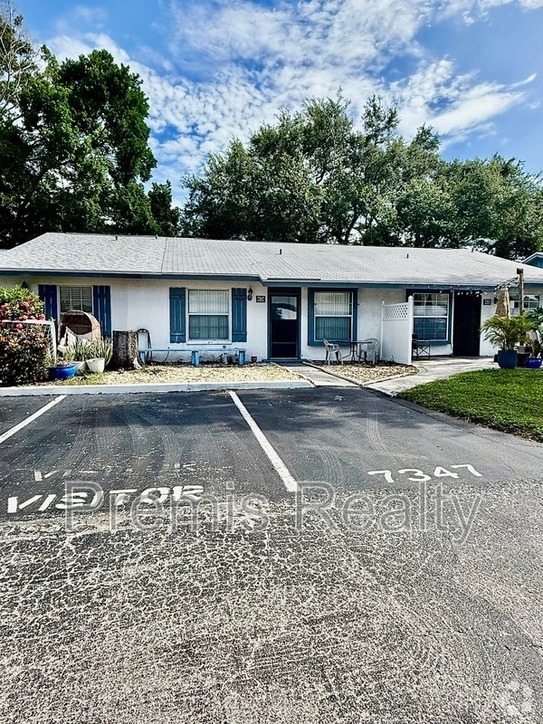 Building Photo - 7347 Parkside Villas Dr N Rental