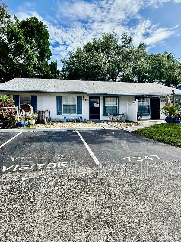 Building Photo - 7347 Parkside Villas Dr N Rental