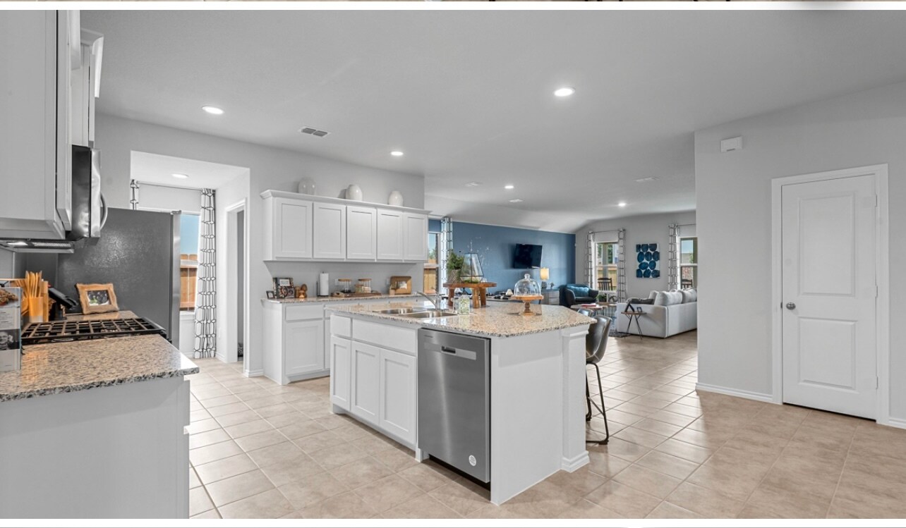 Photo - 2104 Ranger Hl Ave