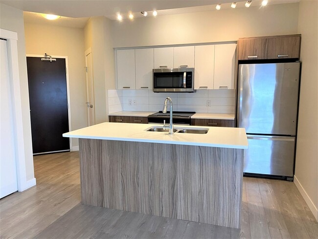 Photo - 10410-10102 102 Ave NW