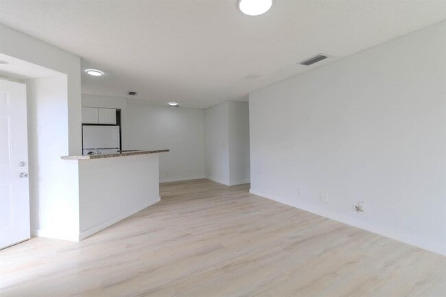 Photo - 3350 Pinewalk Dr N Unit 3350 Pinewalk Dr N