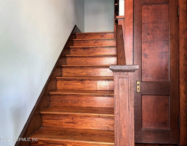 Photo - 148 W 6th St