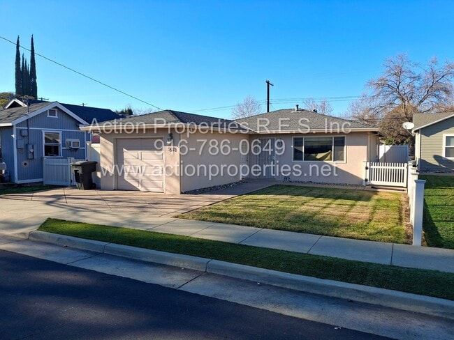 Building Photo - Central Roseville Immaculate Updated Single Story 2 Bedroom 1 Bathroom, New Paint, Fenced Yard