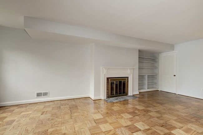 Photo - 516 6th St SE Unit b