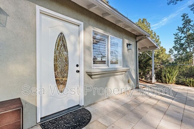3267 Bernardo Ln