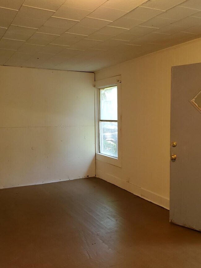 Photo - 515 W 14th St