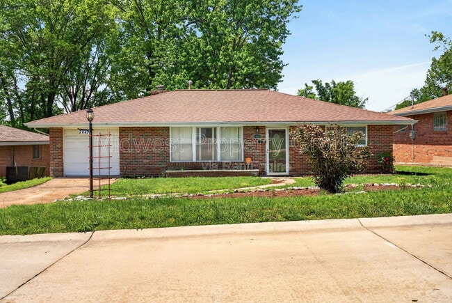 Photo - 2047 Goodale Ave