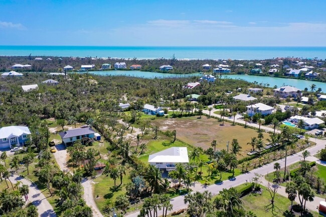 Photo - 6093 Henderson Rd