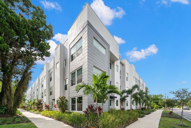 Building Photo - BEAUTIFUL Town Home For Rent in Downtown S...