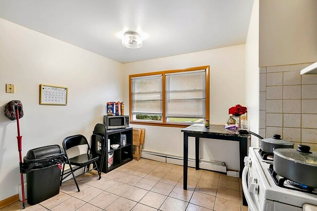 Dining Area - 14526 Cottage Grove Ave Unit 2 W