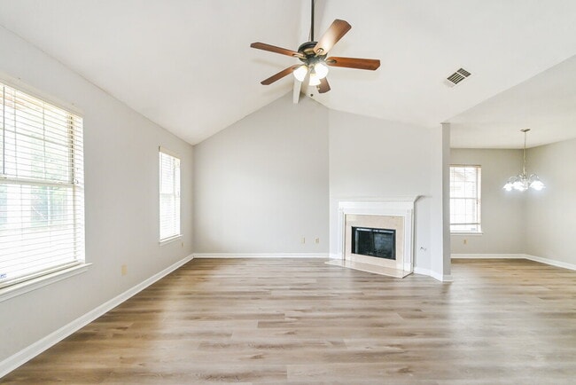 Photo - 1622 Raybrad Dr