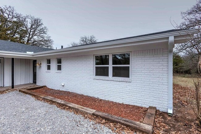 Photo - 5200 N 5th St