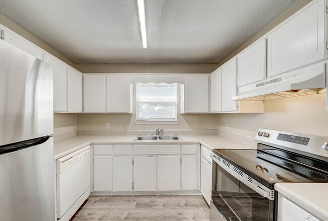 Photo - 3722 Burnham Way