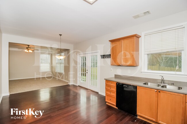 Photo - 6003 Escher Ln