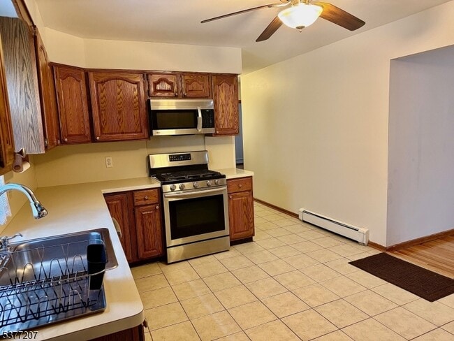 Building Photo - 49 Howell Pl Unit 1 Rental
