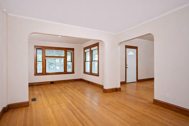 Photo - 1689 Marshall Ave