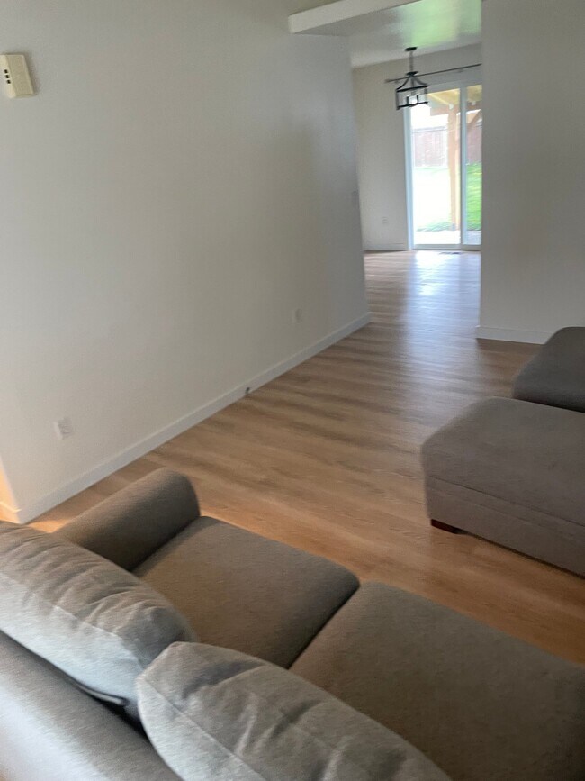 Photo - 180 Moss Ln