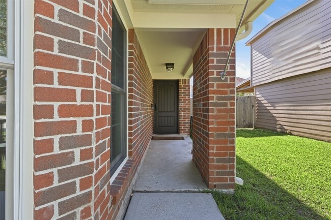Photo - 16852 Greenhouse St