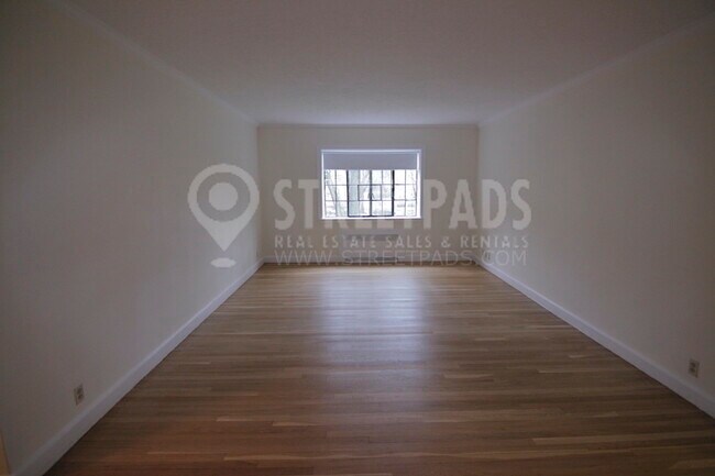 Photo - 108 Sewall Ave Unidad 1