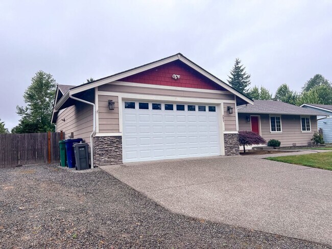 Photo - 3 Bed 2 Bath Rambler Gold Bar