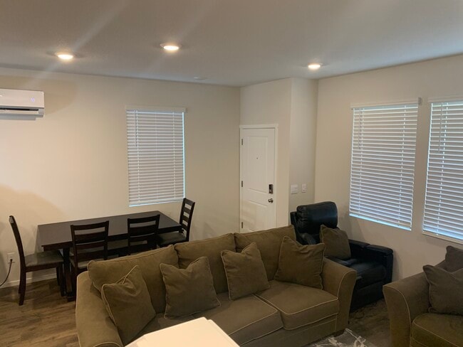 Photo - 2664 NE 116th Pl