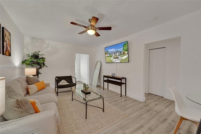 Photo - 361 NW 103rd St