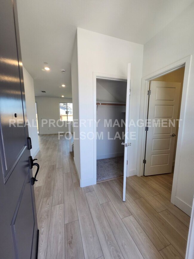 Photo - Coming Soon!! 3 Bedroom 2.5 bath corner lo...