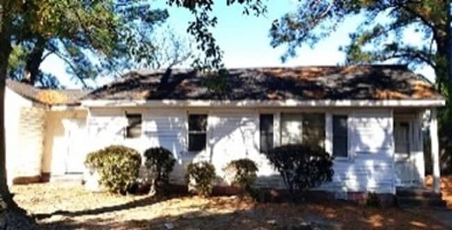 Photo - 201 N Sylvan Dr House