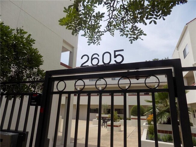 Photo - 2605 Enfield Rd Unit 103