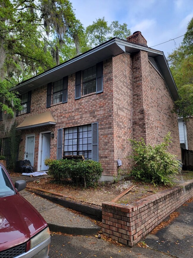 Nice Townhouse on Victory Dr - Nice Townhouse on Victory Dr