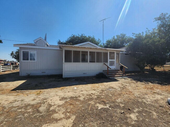 Building Photo - Well-Maintained 3BR/2BA Rental