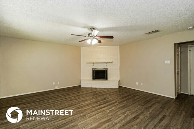 Photo - 544 Fox Dr