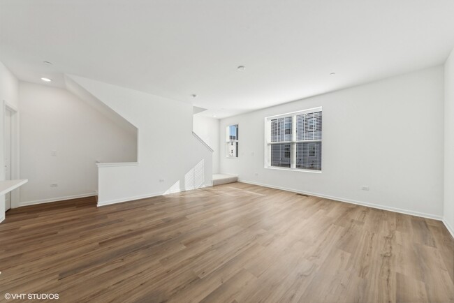 Photo - 1033 Wren Rd