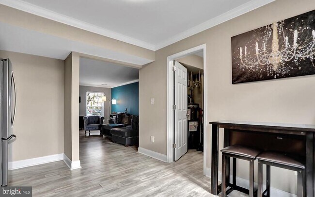 Photo - 577 Lancaster Pl
