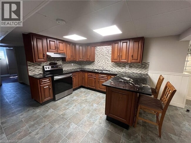 Photo - 461 S Pelham Rd