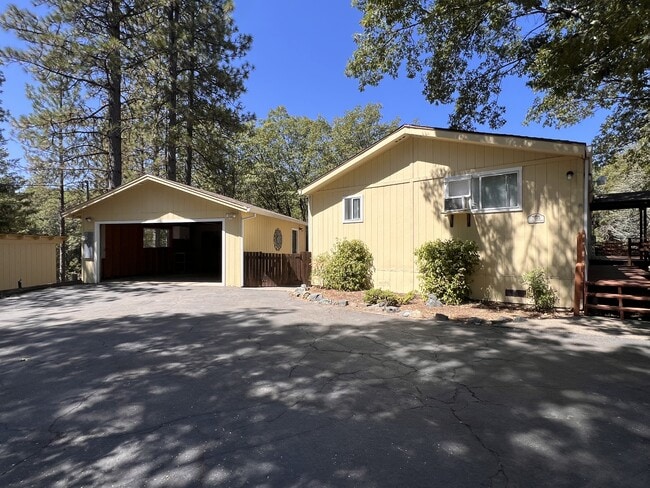 Photo - 17093 Cobblestone Ln