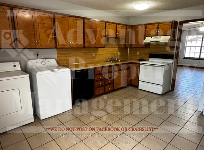 Photo - Charming 2 Bed, 1 Bath Duplex located in the heart of Conway, AR