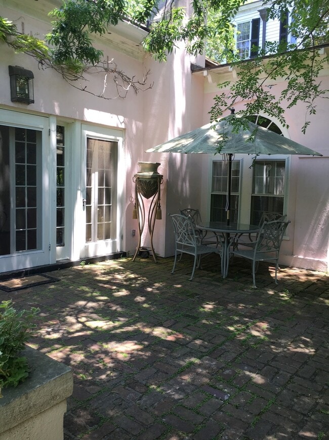 Photo - Charming Fully Furnished Garden CottageLlocated in South of Broad