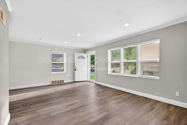 Photo - 2352 Rockdale Ave