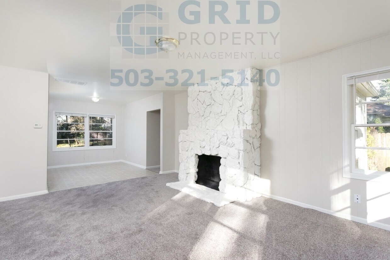 Spacious 3 Bedroom Home Available on Fores... - Spacious 3 Bedroom Home Available on Fores...