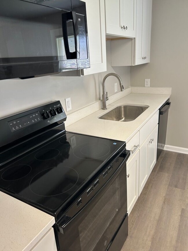 Photo - 412 W Twenty-Seventh St