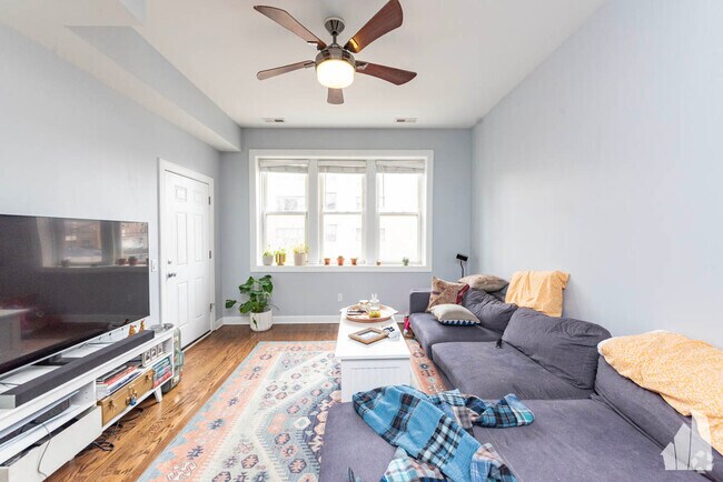 Building Photo - 2335 W Moffat St Unit 2 Rental