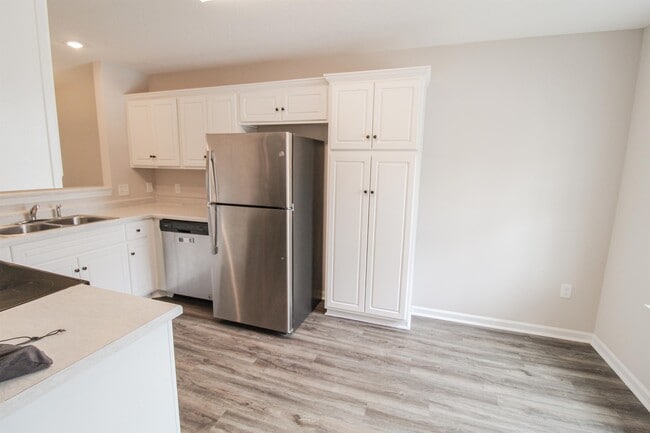 Photo - 417 Andover Dr