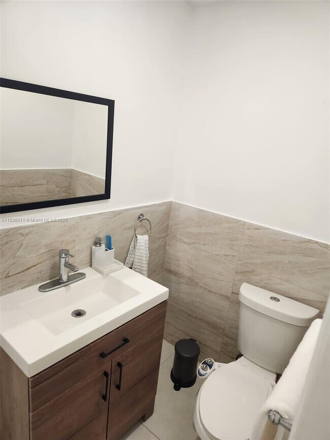 Photo - 2165 SW 47th St Unidad 1