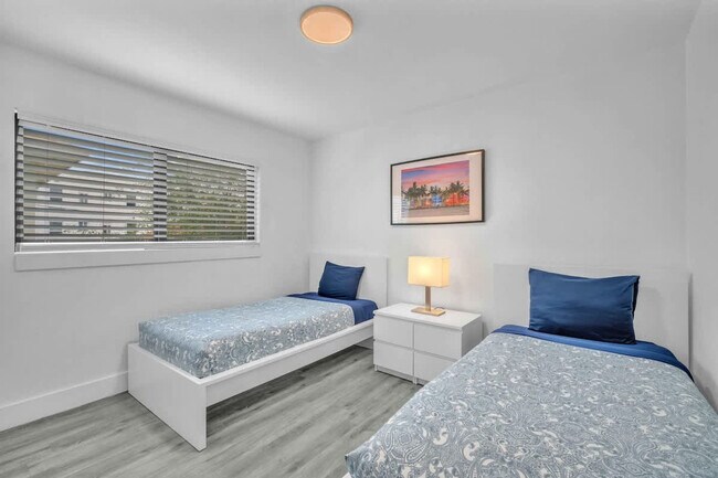 Photo - 653 SW 2nd St Unidad SI ID1574011P
