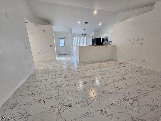 Photo - 3005 40th St W