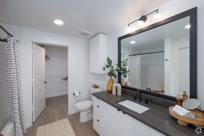 1BR, 1BA - 646SF - The Olivia