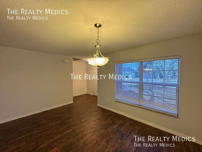 Photo - 1328 Karok St