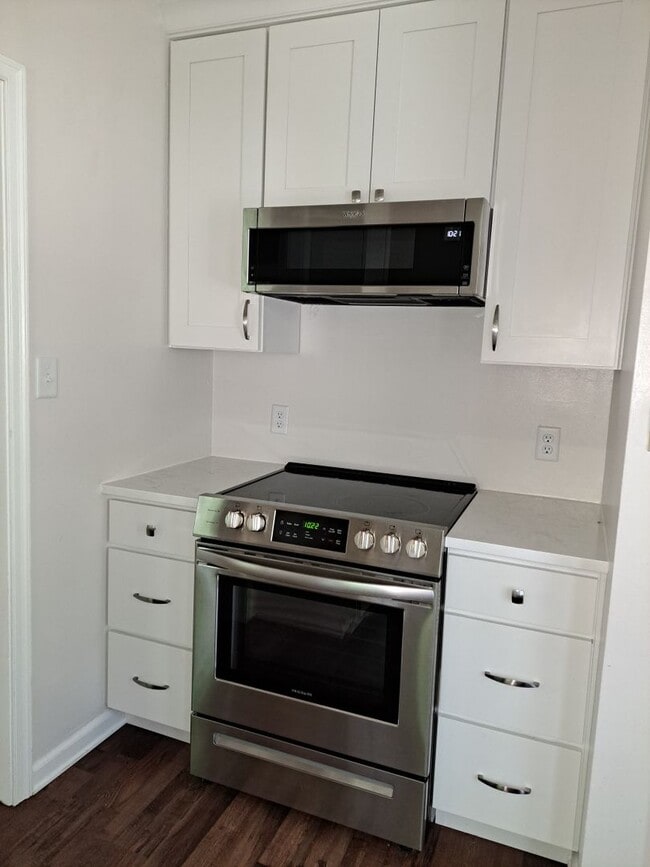 Photo - 3 Bedroom home, great location!