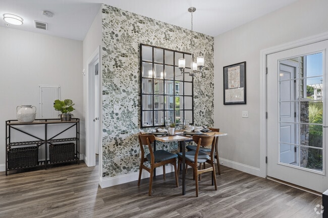 1BR, 1BA - 866SF - Dining Area